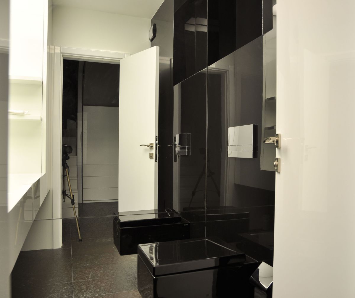 Black & White Bathroom, Apartment Interior by Jovo Bozhinovski