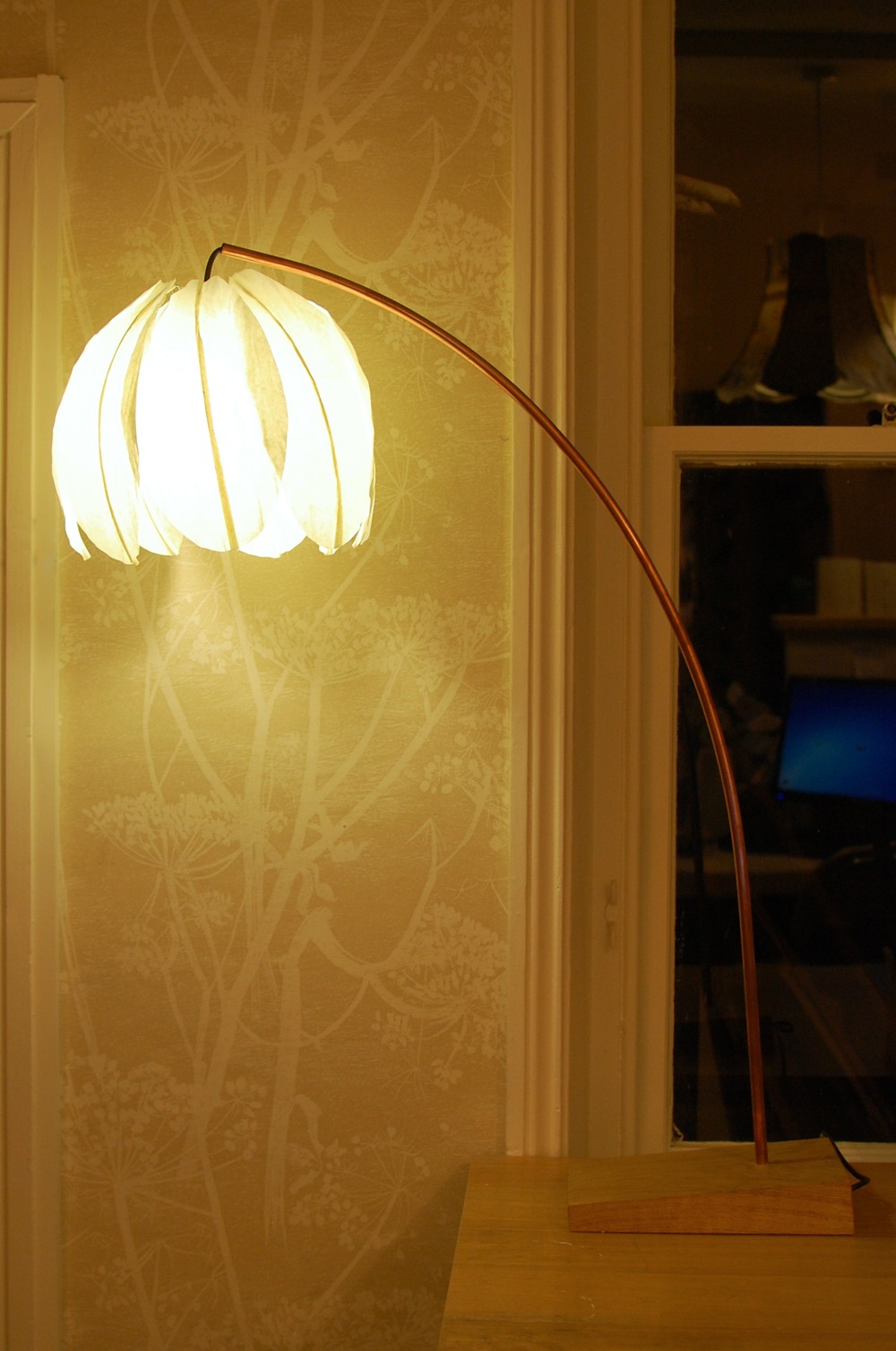 Leaning Kozo Lamp