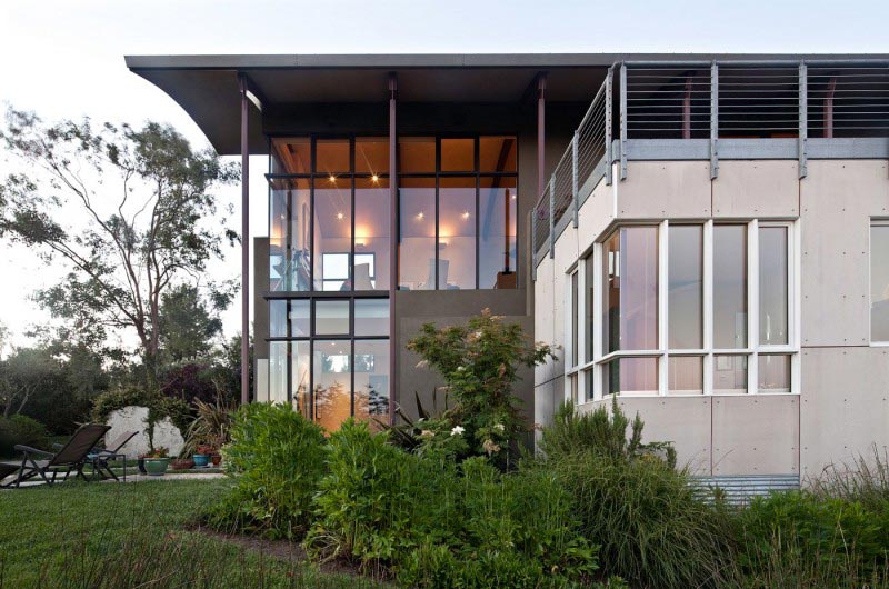 Terrace, Modern Home in Berkeley, California