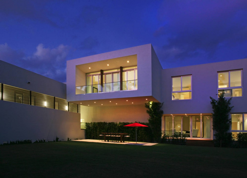Driveway, Contemporary Home in Miami Beach, Florida